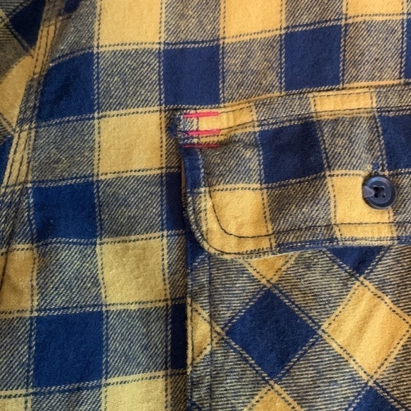 Urban Outfitters Cropped Flannel Button Down Shirt - Picture 6 of 13